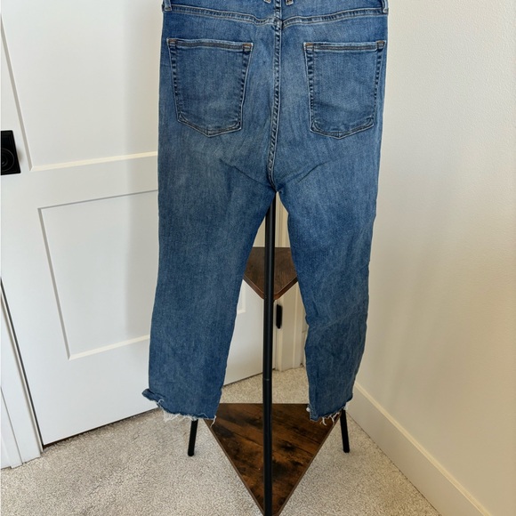 Good American Good Straight Crop - Picture 3 of 3